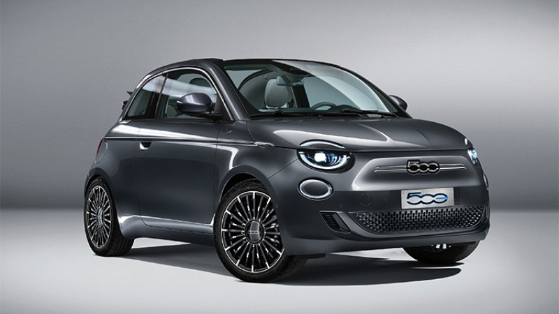 दुर्दशा भोगिरहेको एउटा इलेक्ट्रीक कार