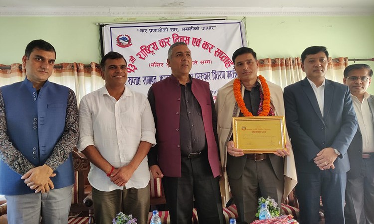एमएडब्लू हायर पर्चेजले पायो उत्कृष्ट करदाताको सम्मान_img