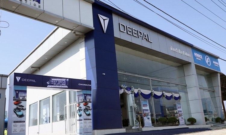 डायमण्ड कोटिङदेखि नगद छुट अफर गर्दै पोखरामा खुल्यो दीपलको शोरुम_img