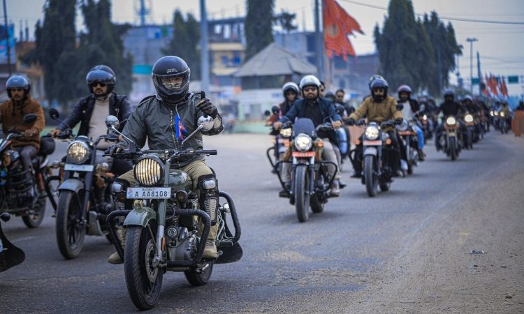 रोयल इनफिल्डको महा राइड सम्पन्न, ६० भन्दा धेरै राइडर पुगे सिन्धुली_img