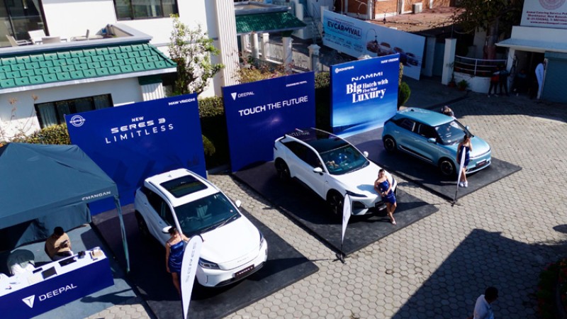 काठमाडौंमा सुरु भयो ‘एमएडब्लु ईभी कार्निभल’, १०% डाउन पेमेन्टमा विशेष मोडल