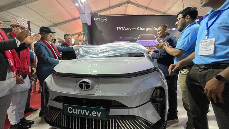 पोखरामा टाटाका दुई नयाँ ईभी सार्वजनिक, यस्तो छ मूल्य