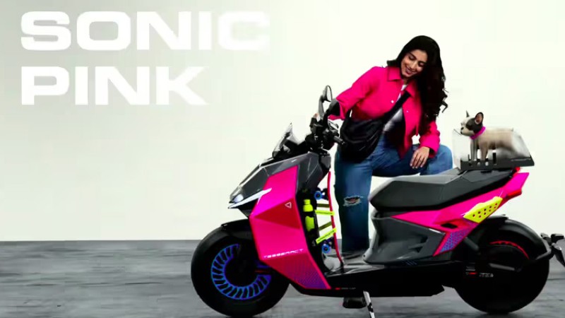 कारमा हुने फिचर भएको स्कुटर, मूल्य १ लाख २० हजार भारतीय रुपैयाँ