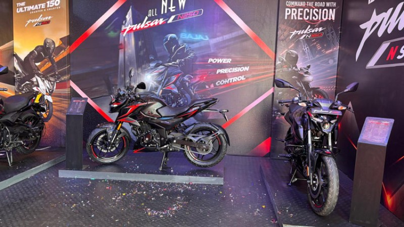 पल्सर एन २५० को नयाँ भर्सन पोखरामा सार्वजनिक