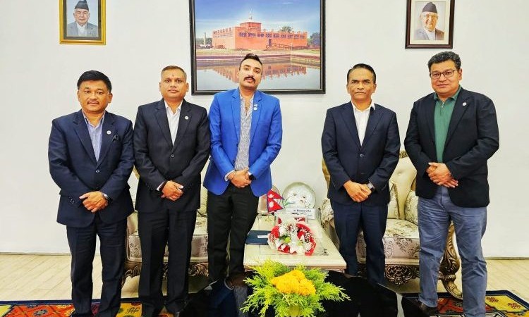 नाडा टोलीले भेट्यो गर्भनर, मौद्रिक नीतिका लागि दियो यस्ता ५ सुझाव_img