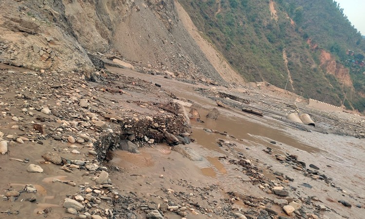 बीपी राजमार्गमा भदौ मसान्तसम्मै राति गाडी चलाउन रोक_img