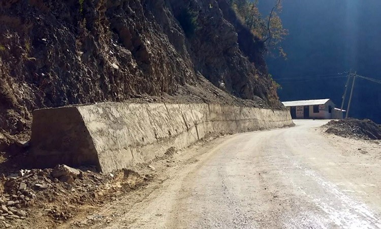 आजदेखि कुलेखानी-कलंकी-हुमाने सडक १९ दिन बन्द_img
