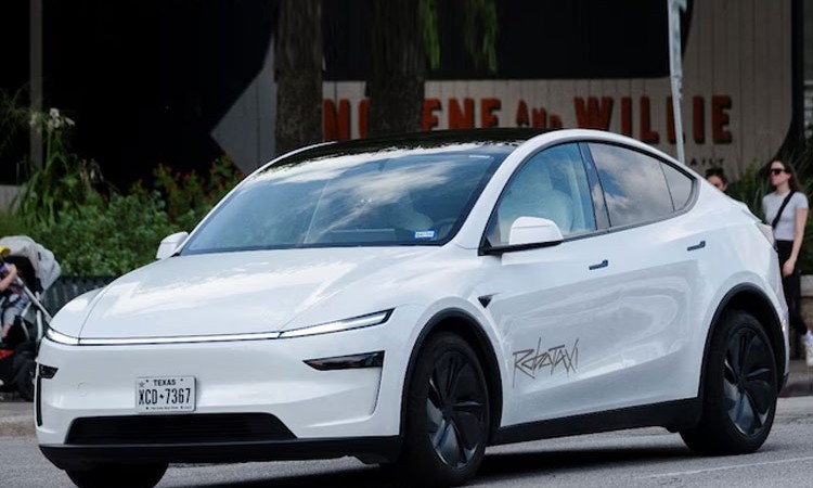 संचालनमा आयो टेस्लाको रोबोट्याक्सी_img