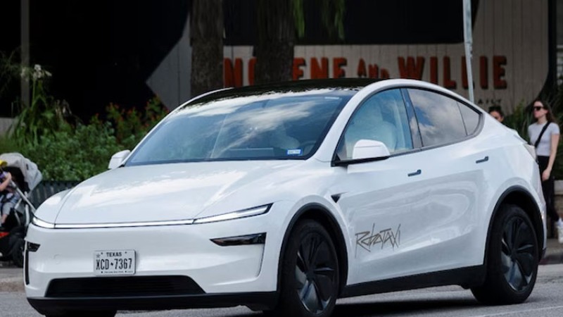 संचालनमा आयो टेस्लाको रोबोट्याक्सी