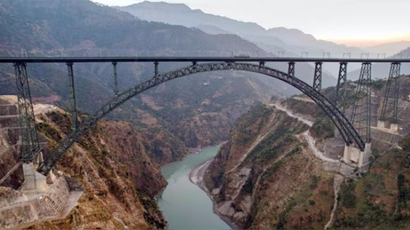 भारतले संचालनमा ल्यायो आइफिल टावरभन्दा अग्लो पुल