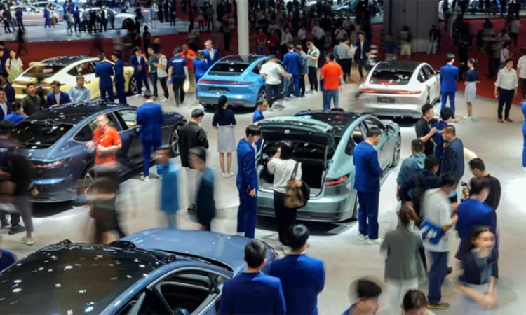चीनमा ईभी बिक्रीमा उछाल, १ महिनामै बिक्यो सवा १० लाख युनिट_img