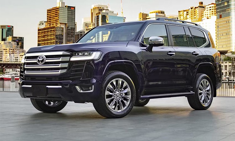 टोयोटा ‘एलसी-३००’ हाइब्रिडमा, माइलेज १० किमीभन्दा बढी_img