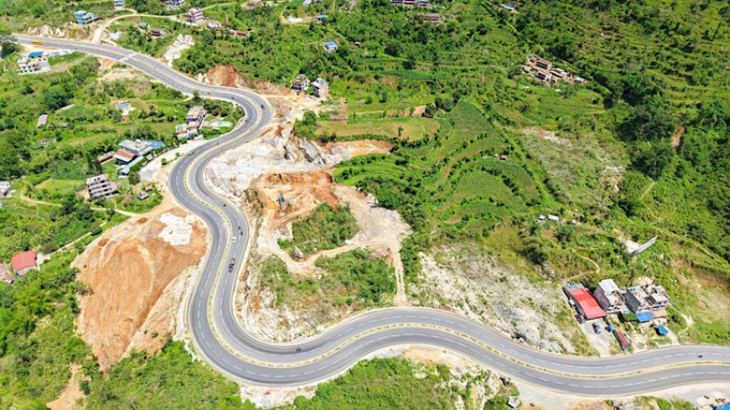 मुग्लिन पोखरा सडक दैनिक ४ घण्टा बन्द हुने