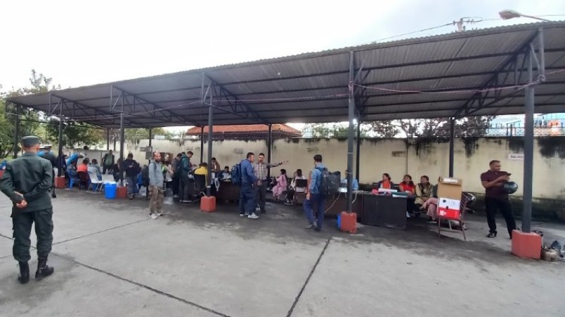 टहराबाटै थाल्यो यातायात विभागले काम