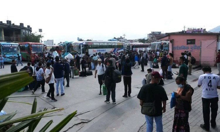 ५ दिनमा उपत्यकाबाट बाहिरिए झण्डै २ लाख यात्रु_img