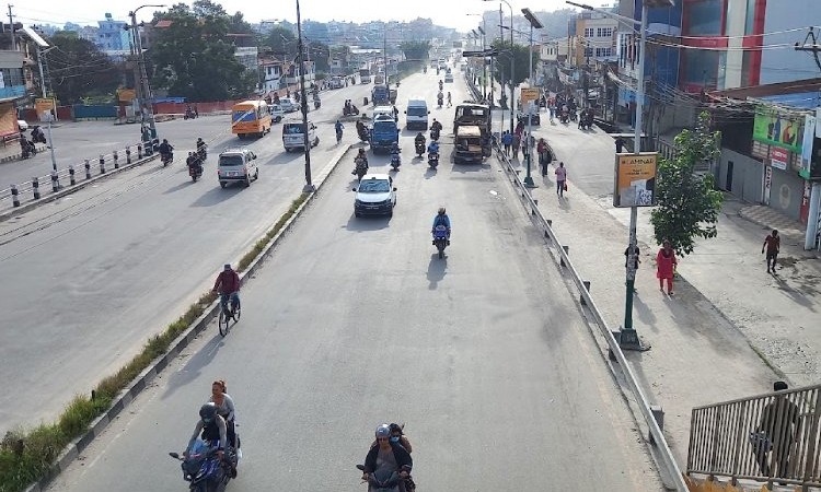 सडकमा बढ्यो चहलपहल (फोटोफिचर)_img