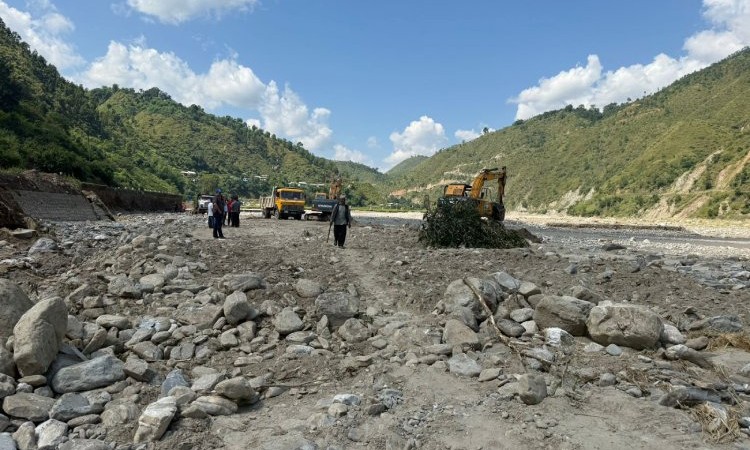 खुल्यो बीपी राजमार्ग, ५ दिनमै ४ किमी डाइभर्सन निर्माण_img
