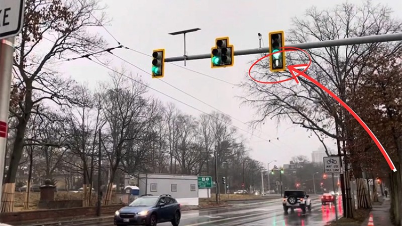 ट्राफिक लाइटमा थपिँदै चौथो रङ, परीक्षण भइरहेको रङ कुन होला ?