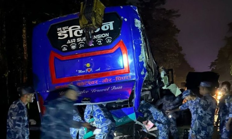 चितवनमा बस दुर्घटना हुँदा ३३ जना घाइते_img