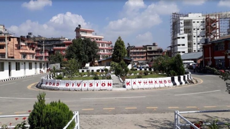 काठमाडौंका ४८ सडक र पुलको ठेक्का ताेडिँदै, सोधियो स्पष्टीकरण