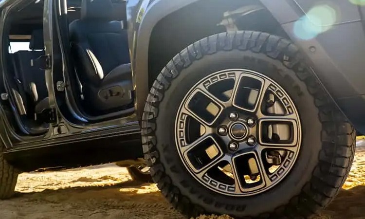 ३३ इन्चको टायर भएको अफरोड इलेक्ट्रीक एसयूभी, रेन्ज कति ?_img