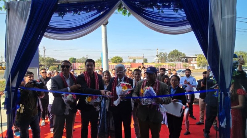 नेपालगंजमा खुल्यो डोङफेङ र दीपलको अत्याधुनिक शोरुम