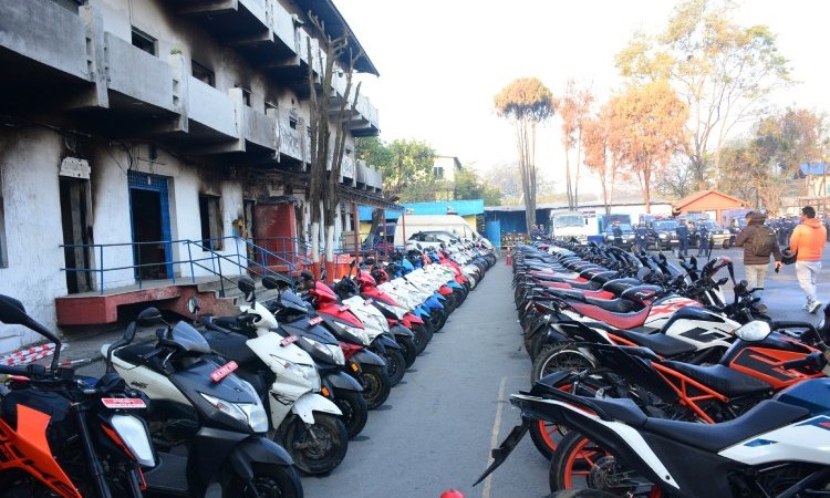 ट्राफिकले बुझायो चोरी भएका ५३ मोटरसाइकल र स्कुटर_img