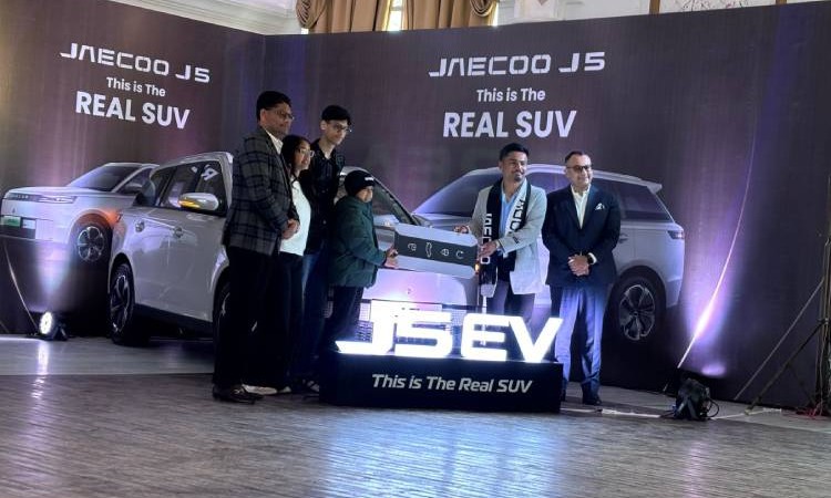 रोहित बने ओमोडा जेकोको ब्राण्ड एम्बास्डर, पाए जेको जे फाइभ एसयूभी_img