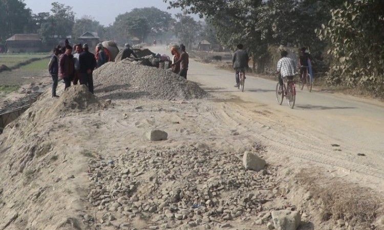 हुलाकी राजमार्गको रतुवा-केशलिया खण्डको पनि ठेक्का तोडियो_img