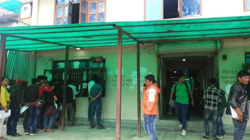 यातायात कार्यालयमा बिचौलियाको बिगबिगी, १४ जना पक्राउ