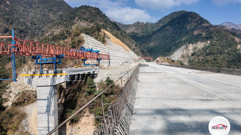 गति लिँदै फास्ट ट्रयाक निर्माण, यसरी हुँदैछ काम (फोटोफिचर)