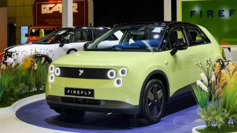 आयो राइट ह्याण्ड ड्राइभ नियो ‘फायरफ्लाइ’