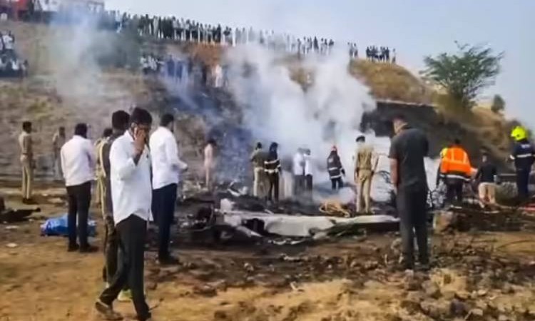 भारतमा विमानस्थलमै विमान दुर्घटना, उपमुख्यमन्त्रीको निधन_img