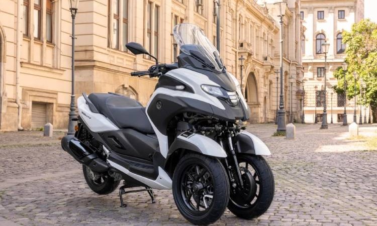 आयो ‘एयर ब्याग’ भएको विश्वकै पहिलो स्कुटर_img