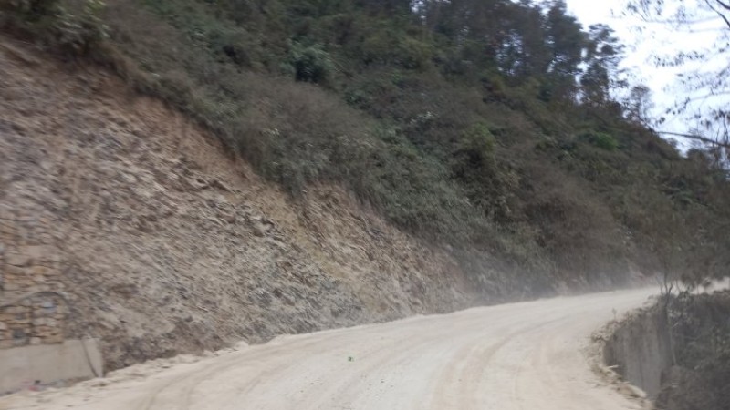 धुलिखेल-खावा सडकमा आजदेखि राति सवारी चलाउन रोक, कालोपत्र गरिँदै_img