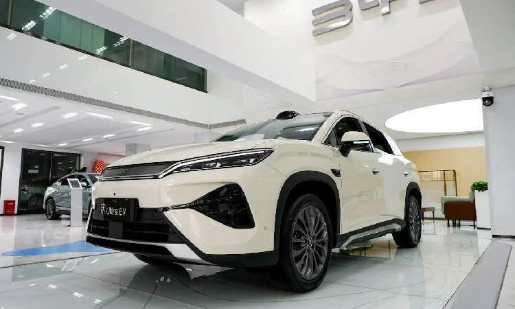 बीवाइडीले ल्यायो दोस्रो पुस्ताको ब्लेड ब्याट्री भएको ईभी, ९ मिनेटमै ९७% चार्ज हुने_img