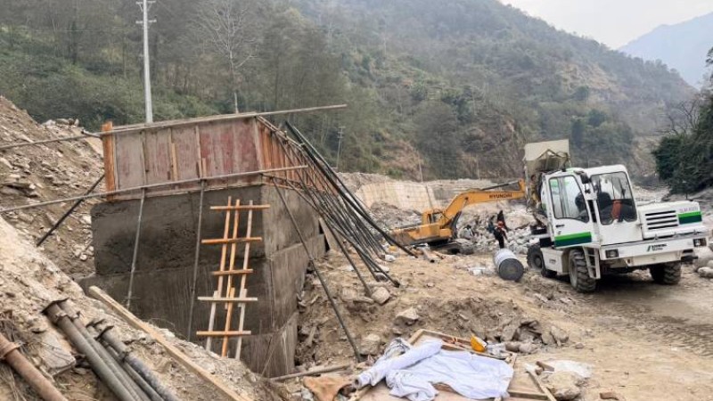 चीन जोड्ने मुख्य दुई व्यापारिक राजमार्ग दुई लेनमा विस्तार सुरू, ३ वर्षमा सक्ने_img