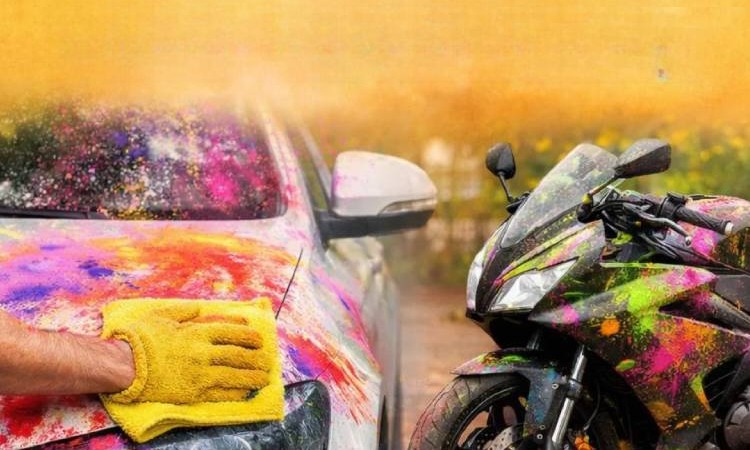 यसरी सफा गर्नुहोस् होलीको रङ लागेका गाडी र मोटरसाइकल_img