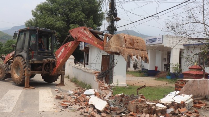 गल्छी-त्रिशूली-मैलुङ सडकका अतिक्रमित संरचना भत्काउन सुरू