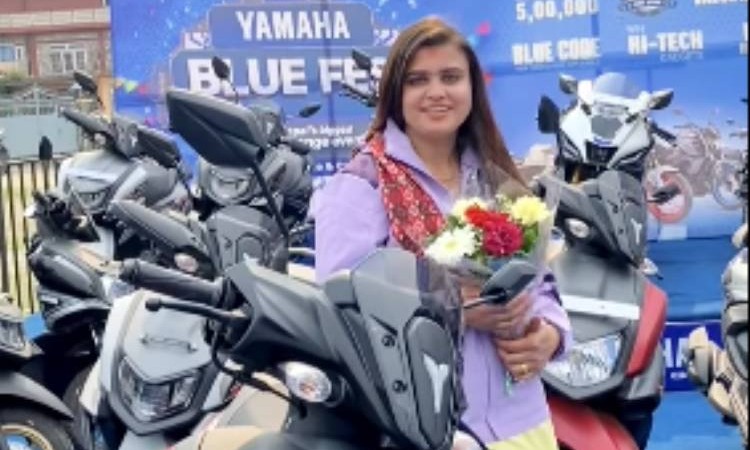 यामाहाको स्कुटर किन्दा नविनाले पाइन् १ लाख नगद_img