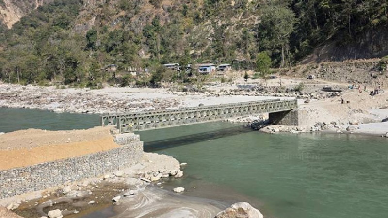 सुनकोशीका दुई बेलिब्रिज झिकियो, तराईसँगको सिधा सम्पर्क टुट्यो