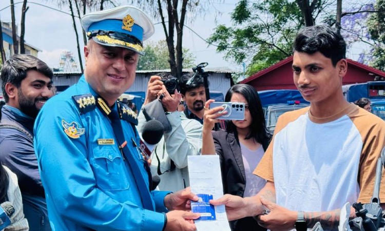 ट्राफिकले भेटायो ३५ लाख पर्ने मोटरसाइकल, थप ६५ धनीलाई फिर्ता_img