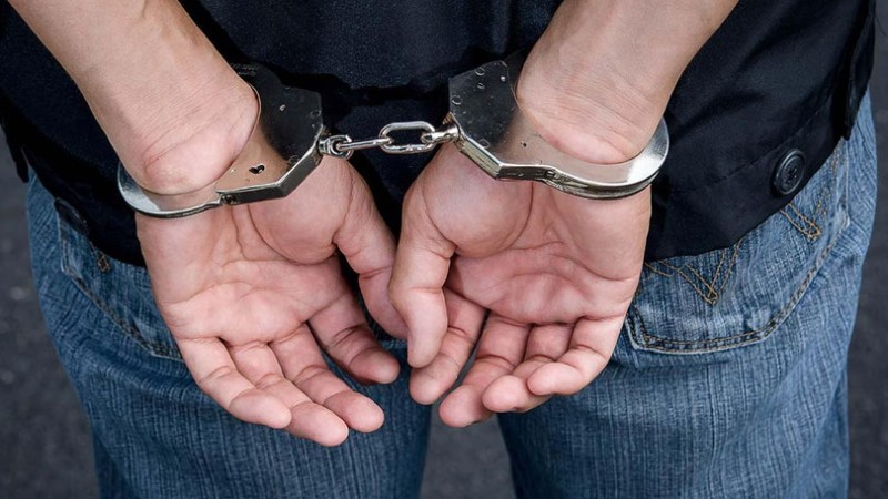 नक्कली सांसद बनेर ट्राफिकलाई दबाब दिने व्यक्ति पक्राउ