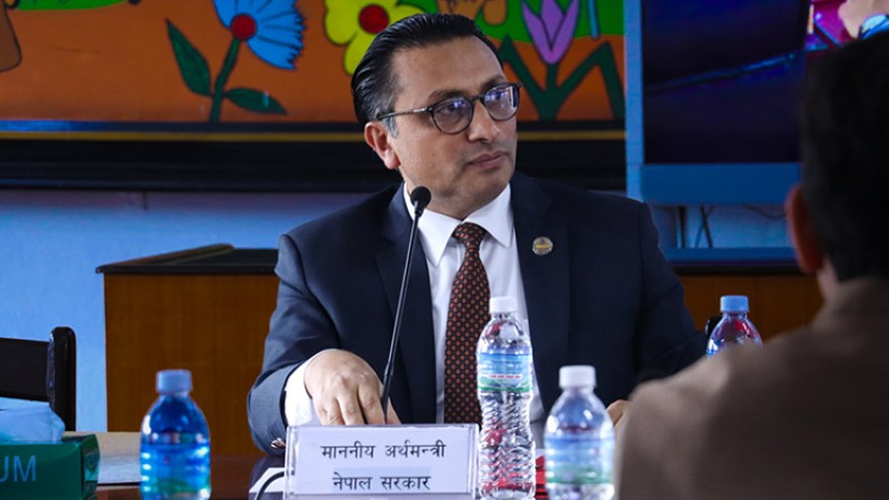 दुई अर्व होइन, २ रुपैयाँ खाएको प्रमाण दिनुहोस्ः अर्थमन्त्री