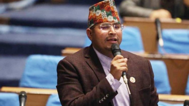 सडकको खाल्डो नपुरे सरकारलाई पनि १ लाख तिराउने कानुन ल्याउन माग