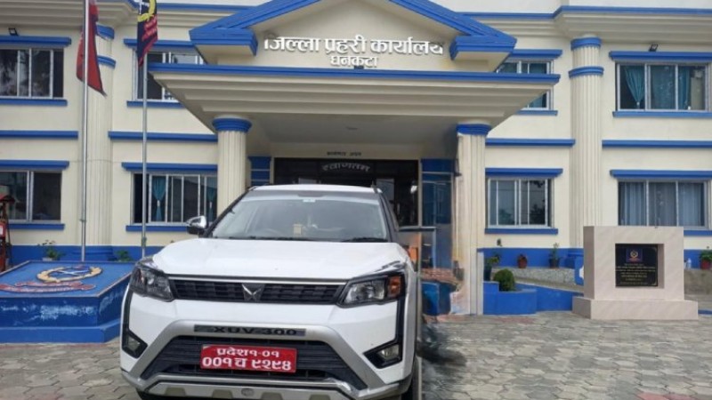 भारतीय गाडीमा नेपाली नम्बर प्लेट राखेर चलाउने चालक पक्राउ