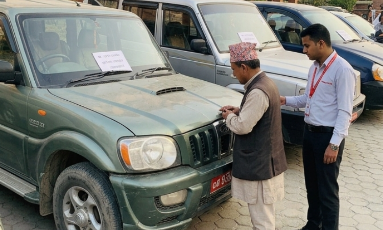 एकैपटक २४ कार लिलामी गर्दै प्रभु बैंक_img