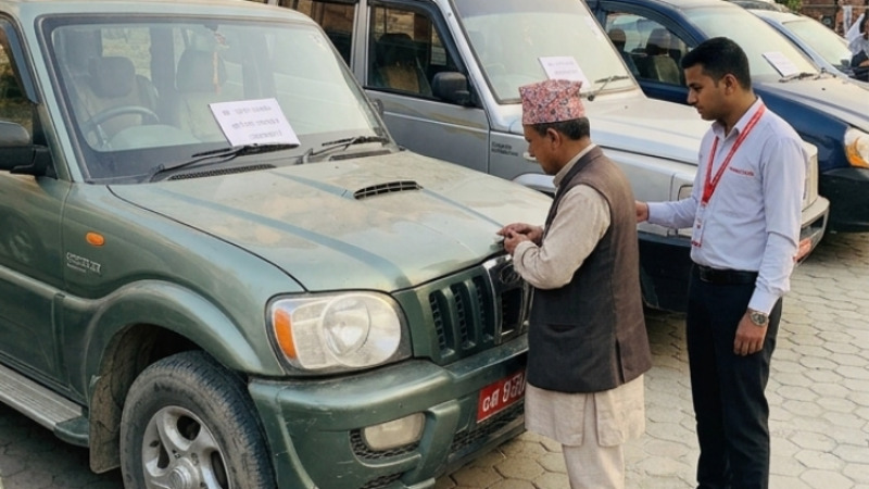 एकैपटक २४ कार लिलामी गर्दै प्रभु बैंक