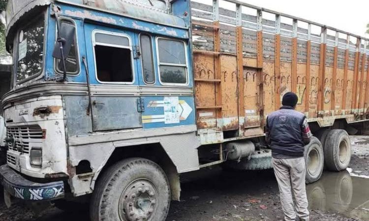 पुरानो ट्रकलाई कन्टेनर बनाउँदा ५० हजार कर छुट पाउने_img