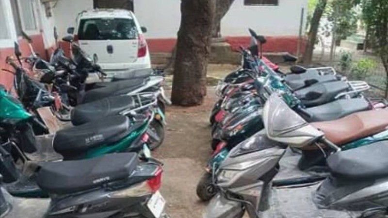 भन्सार छलेर नेपाल ल्याइएका १२ इलेक्ट्रीक स्कुटर नियन्त्रणमा